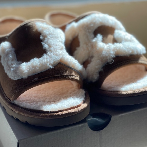 UGG - Picture 5 of 6